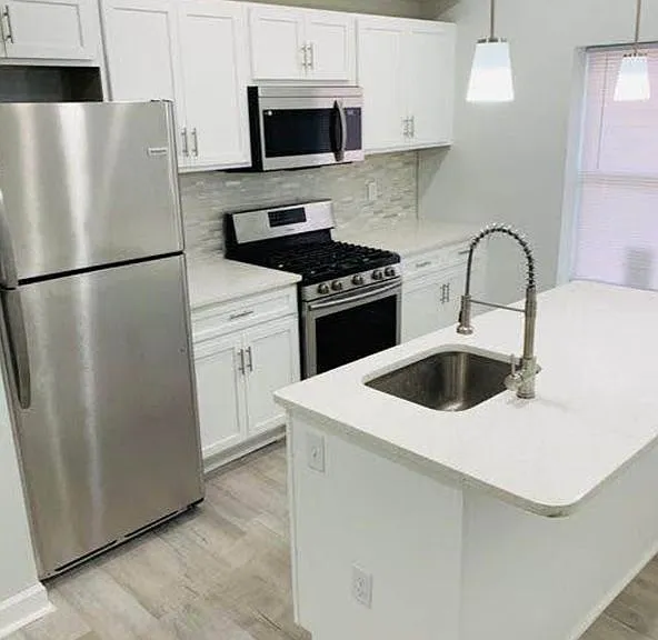 820 N Lakewood Ave #3 — Photo 9