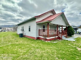 921 Winchester Ave, Middlesboro, KY 40965