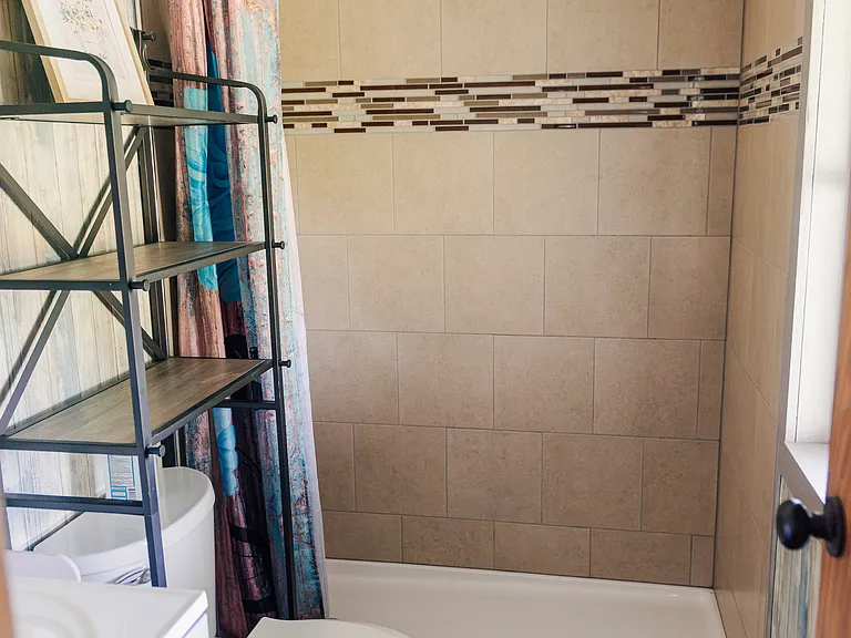 Guest bath with shower