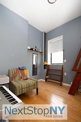 Rented by NextStopNY | media 46