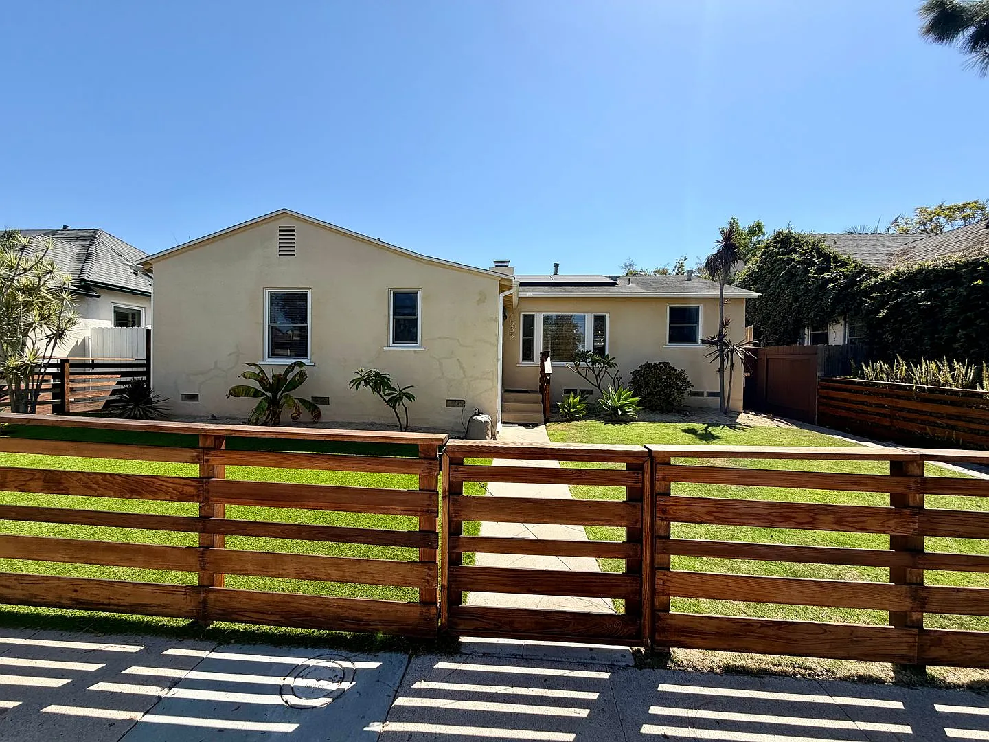 Talmadge Retreat 3BD/2BA with Pool and Solar — Photo 1