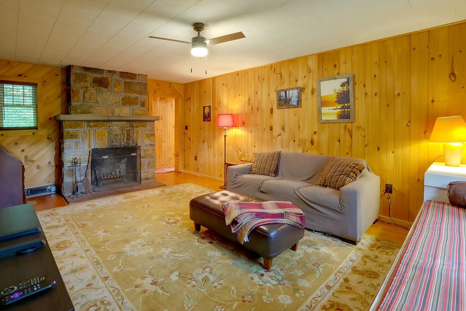 2 bed, 1.0 bath, 1119 sqft, $2,648 — Photo 3