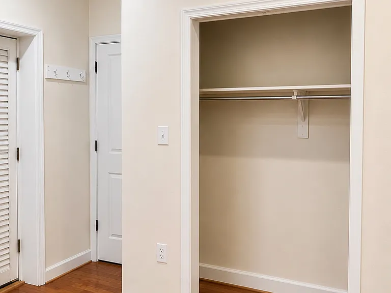 1845 Ontario Pl NW #2 — Photo 6