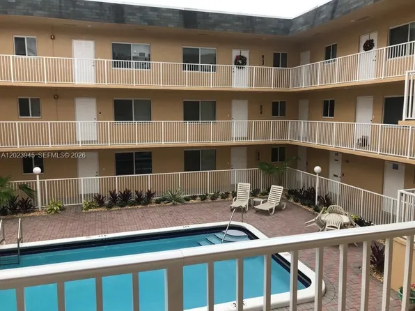 7910 Taft St APT 214, Hollywood, FL 33024