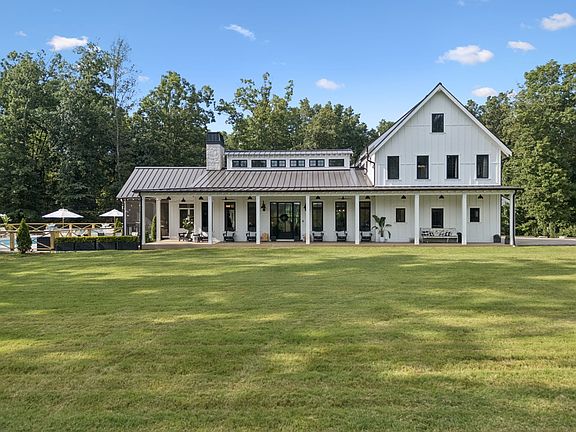 3rd image of 5532 Pinewood Rd