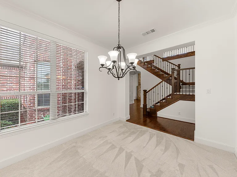 726 Sleepy Creek Dr — Photo 3