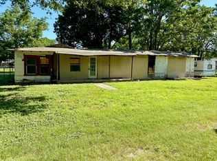 304 W Kentucky St, Chico, TX 76431
