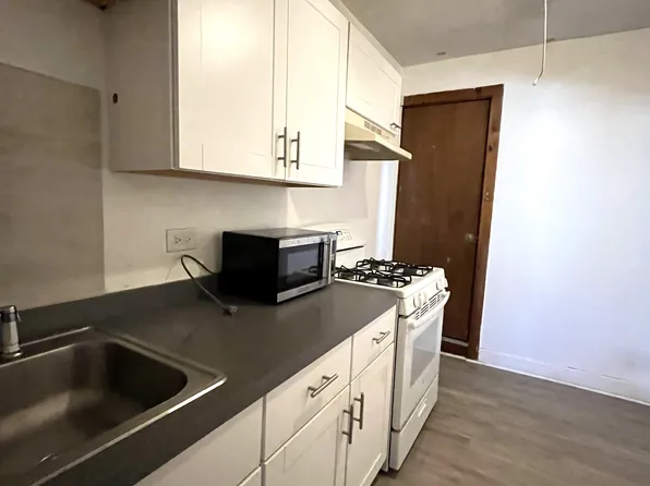 3234 W 23rd St #203, Chicago, IL 60623