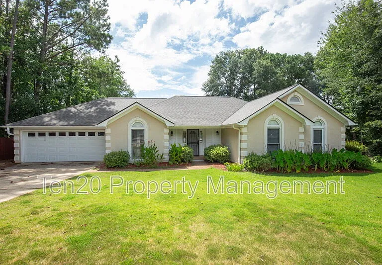 11 Leah Ct — Photo 1