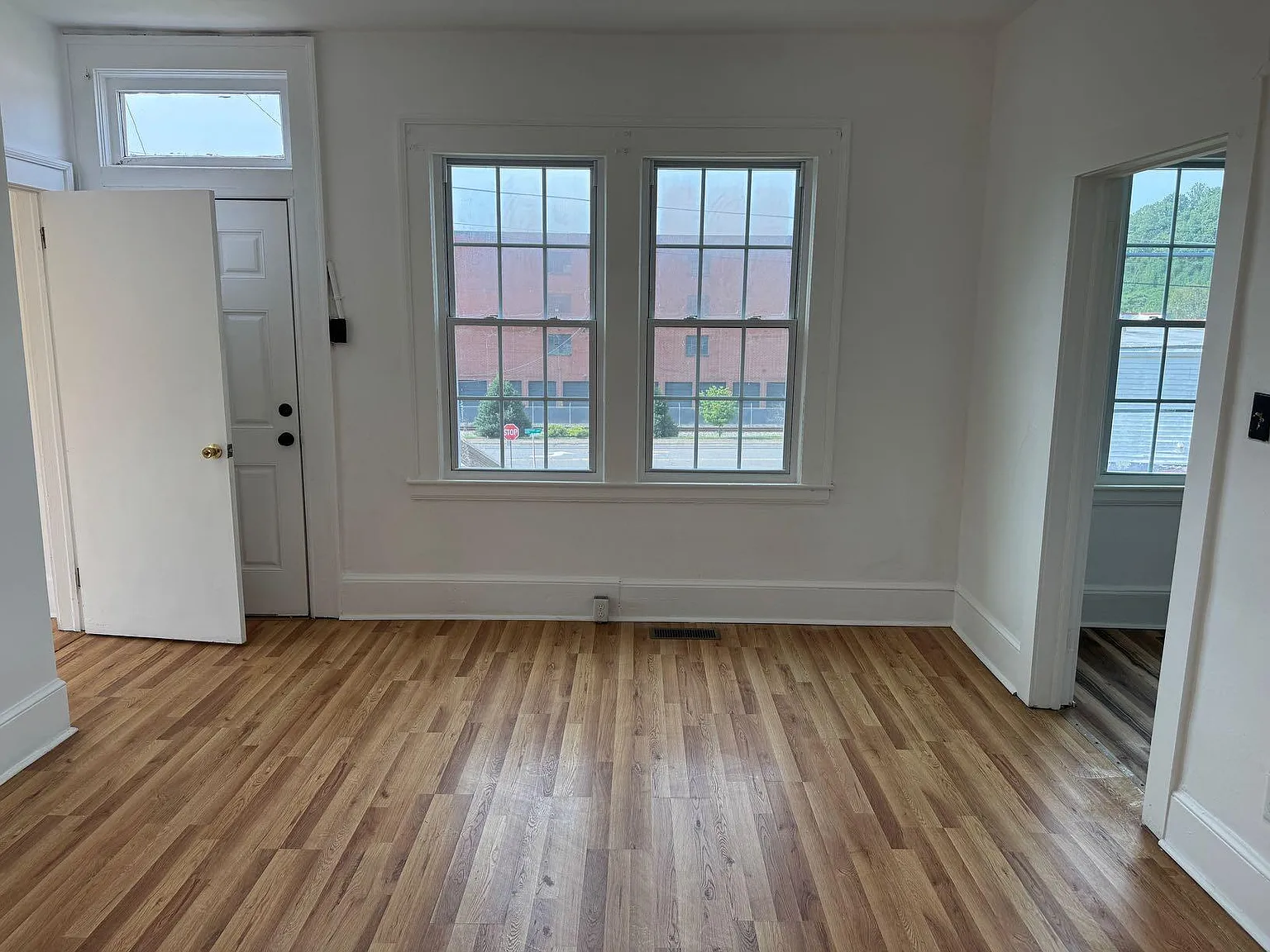1 bed, 1.0 bath, 700 sqft, $738 — Photo 3