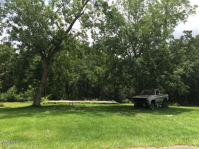 2nd image of 319 Jeff Davis Ave