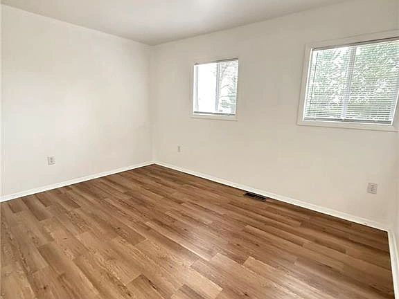 5th image of 319 Main St #3