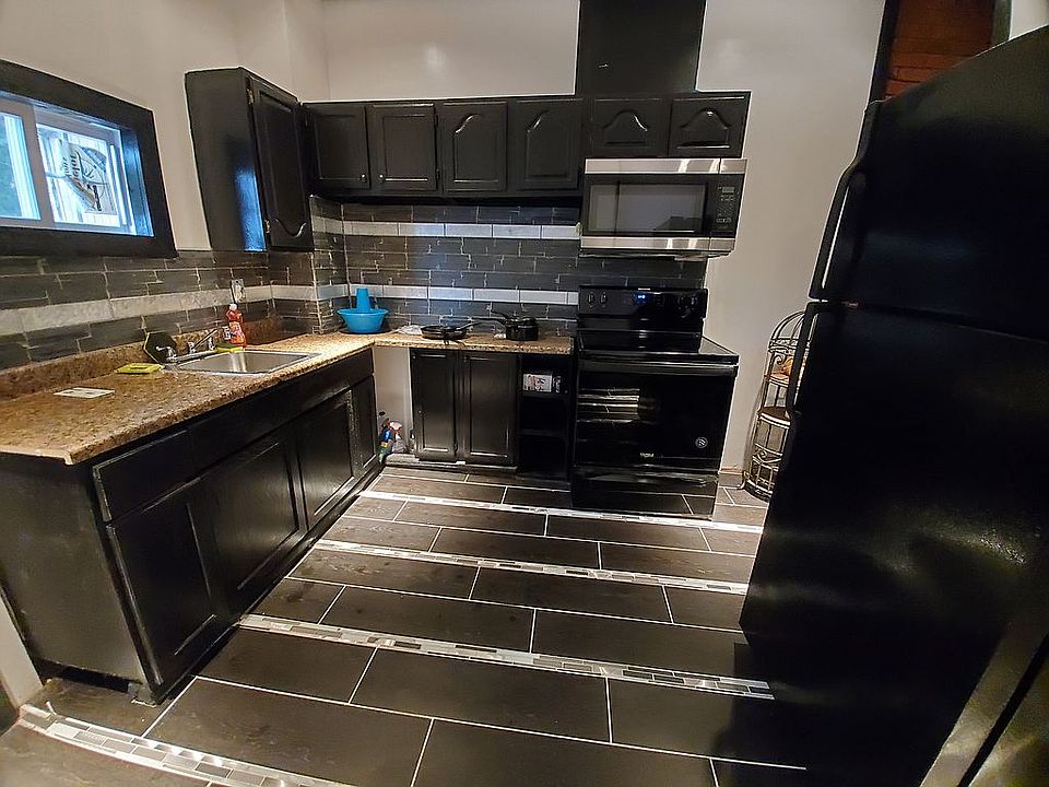 1st image of 641 Vine St