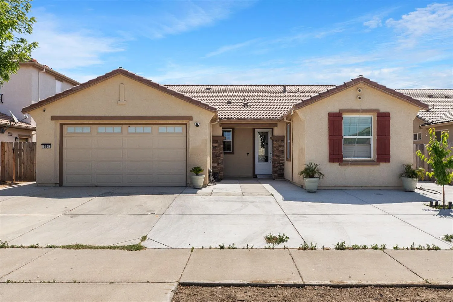 964 Barcelona Dr photo 1