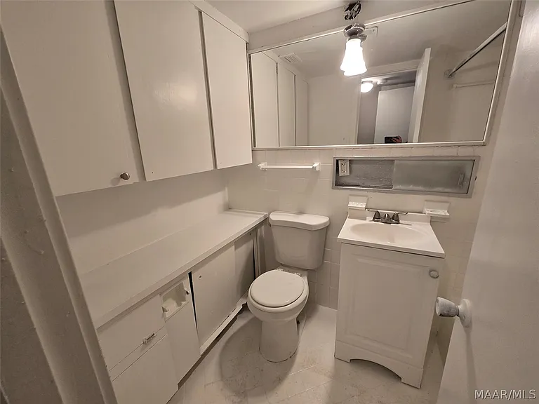 3737 Wesley Dr — Photo 8