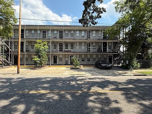 1st image of 1818 Prytania St #201