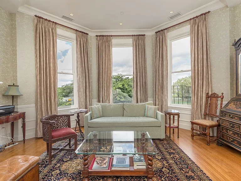 212 Beacon St #2 — Photo 2