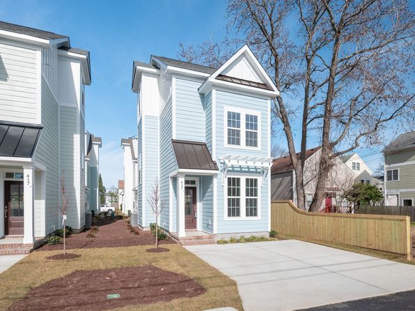 virginia-beach-virginia-446748317 picture