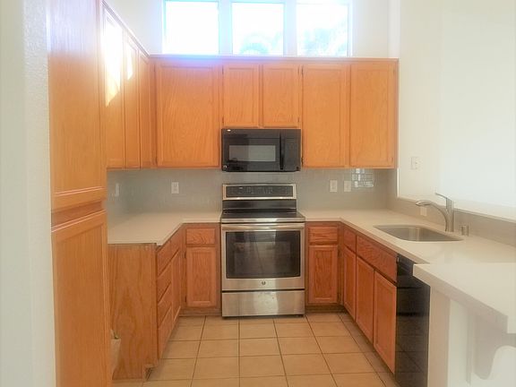 3rd image of 4917 Meadow Brook Ct