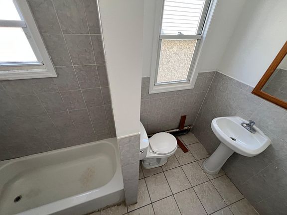 5th image of 218 Bowers St #29E