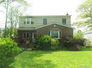 409 Hyman Ave, West Islip, NY 11795