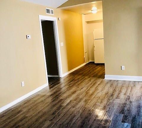 5th image of 9413 Hollock St #4