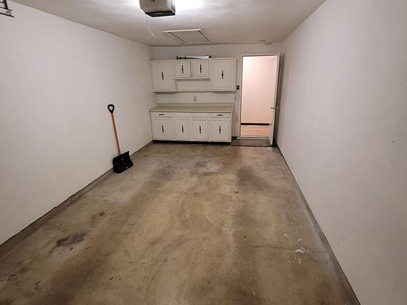 3rd image of 453 Lyle Dr