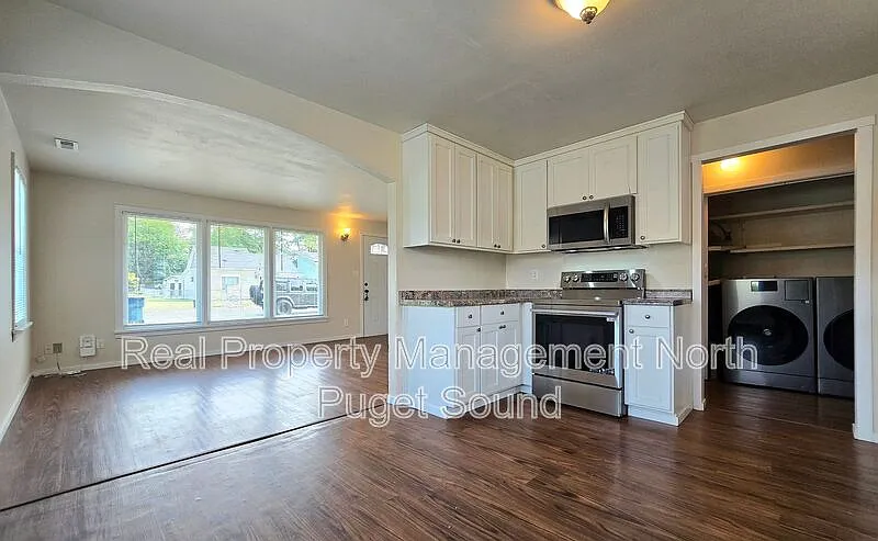 4 bed, 2.0 bath, 1275 sqft, $2,200 — Photo 4