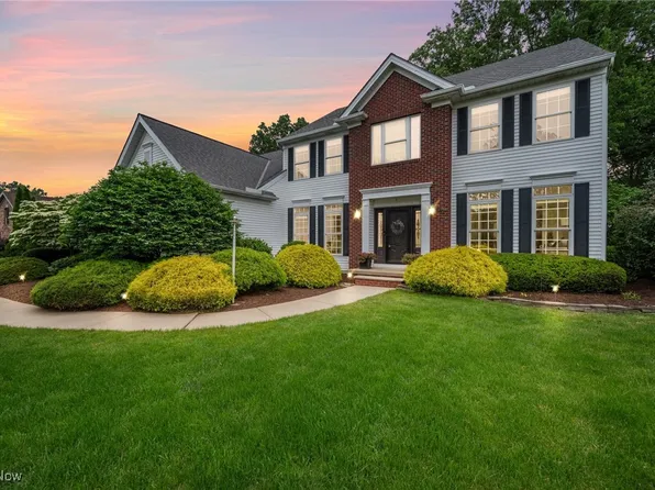 32244 Hawthorne Ct, Avon Lake, OH 44012