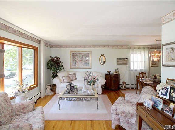 2nd image of 851 McKinley St