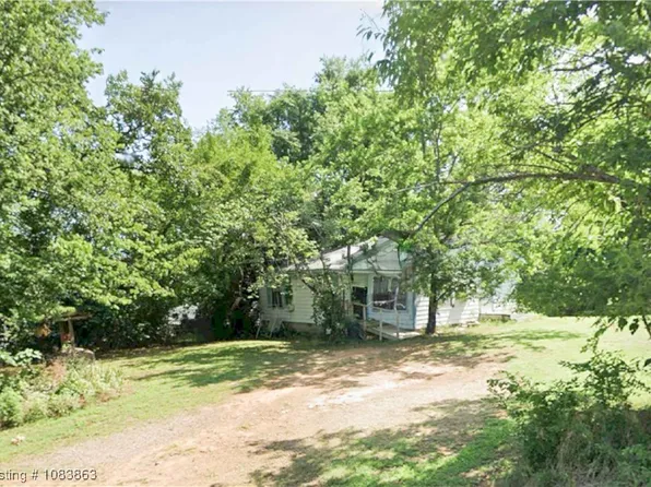 1025 Reynolds St, Arkoma, OK 74901