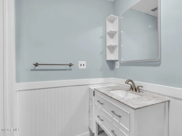 106 Frontier Way, Tinton Falls, NJ 07753