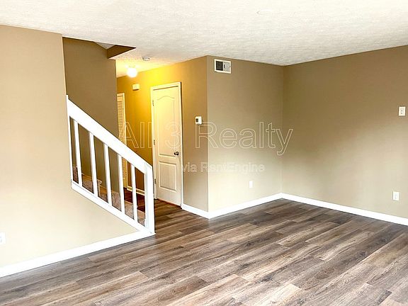 2nd image of 145 Meadowbrook Ct APT B