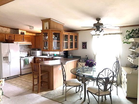 Kitchen & Dining Room