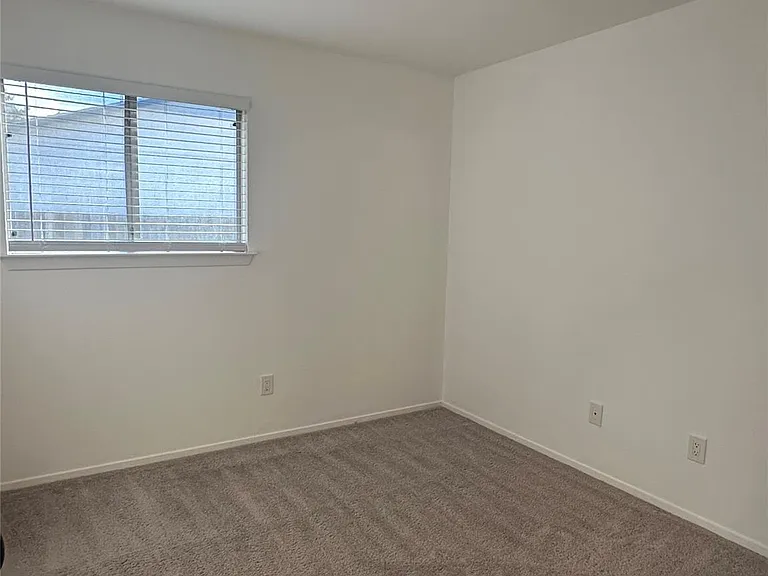 7621 Scenic Brook Dr — Photo 7