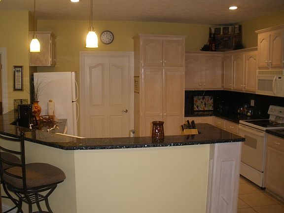 3rd image of 3990 Woodcrest St