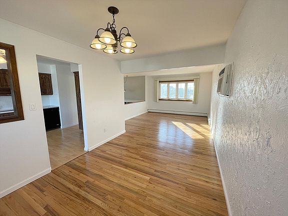 4th image of 324 Wyona Ave