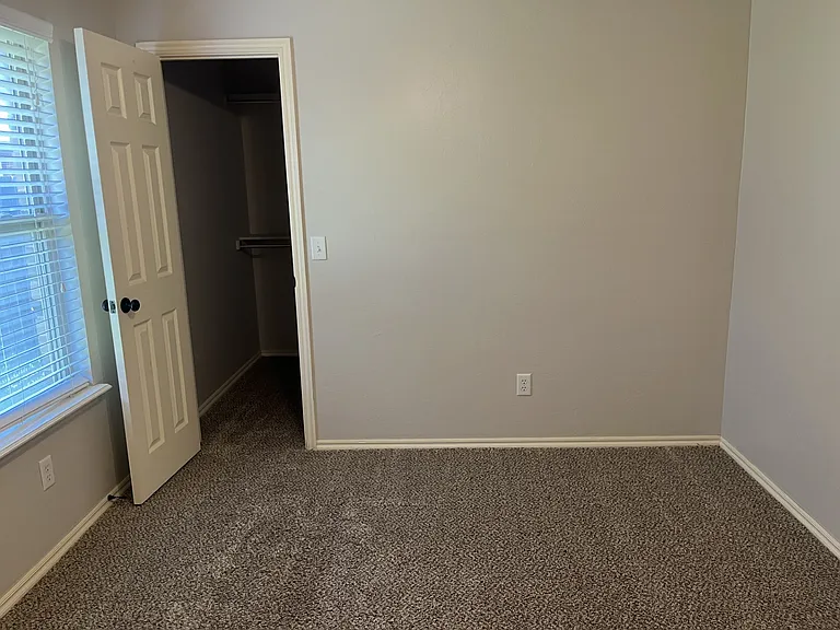 17612 Black Hawk Dr — Photo 17