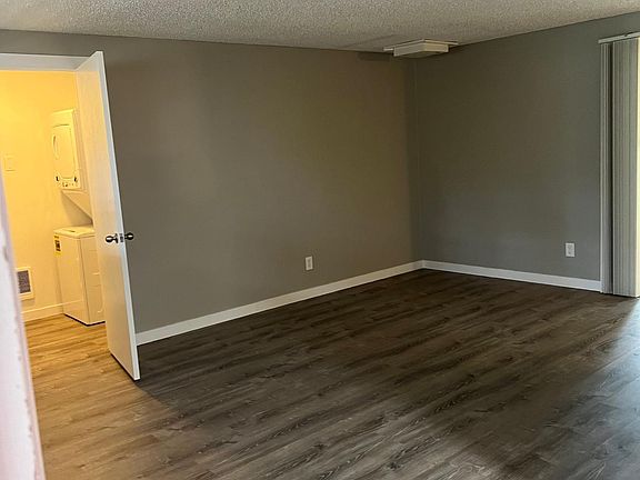 2nd image of 3806 22nd Ave SE #B