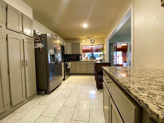 4th image of 1604 Elizabeth Dr