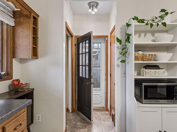 3rd image of 239 Oakwood Dr