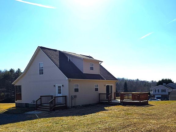 2nd image of 305 Back Draft Rd