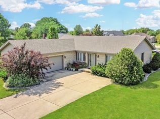 1552 Wayne Dr, Crete, IL 60417