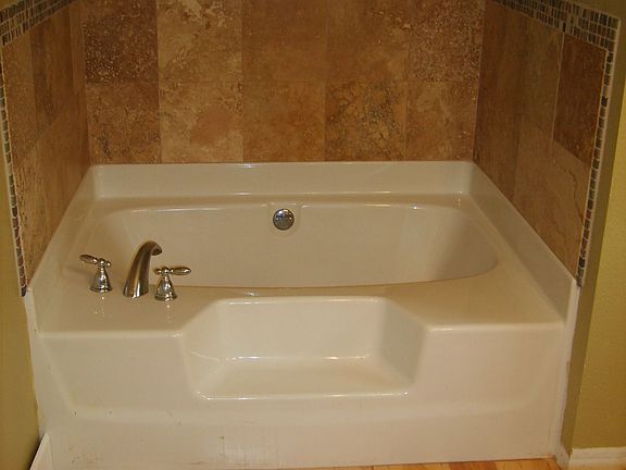 GARDEN TUB