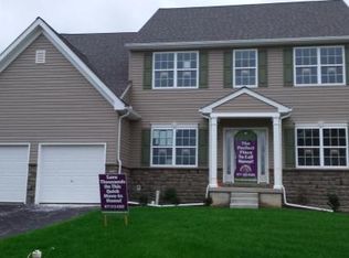 190 Surrey Ln, York, PA 17402