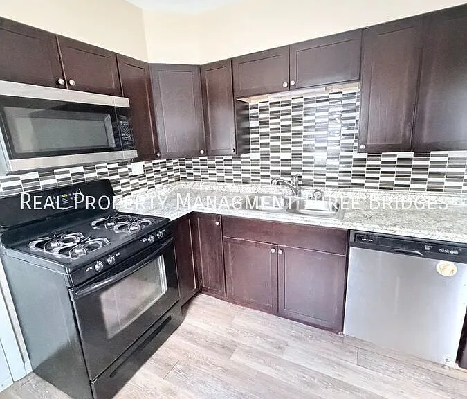 3208 Dix Ave — Photo 9