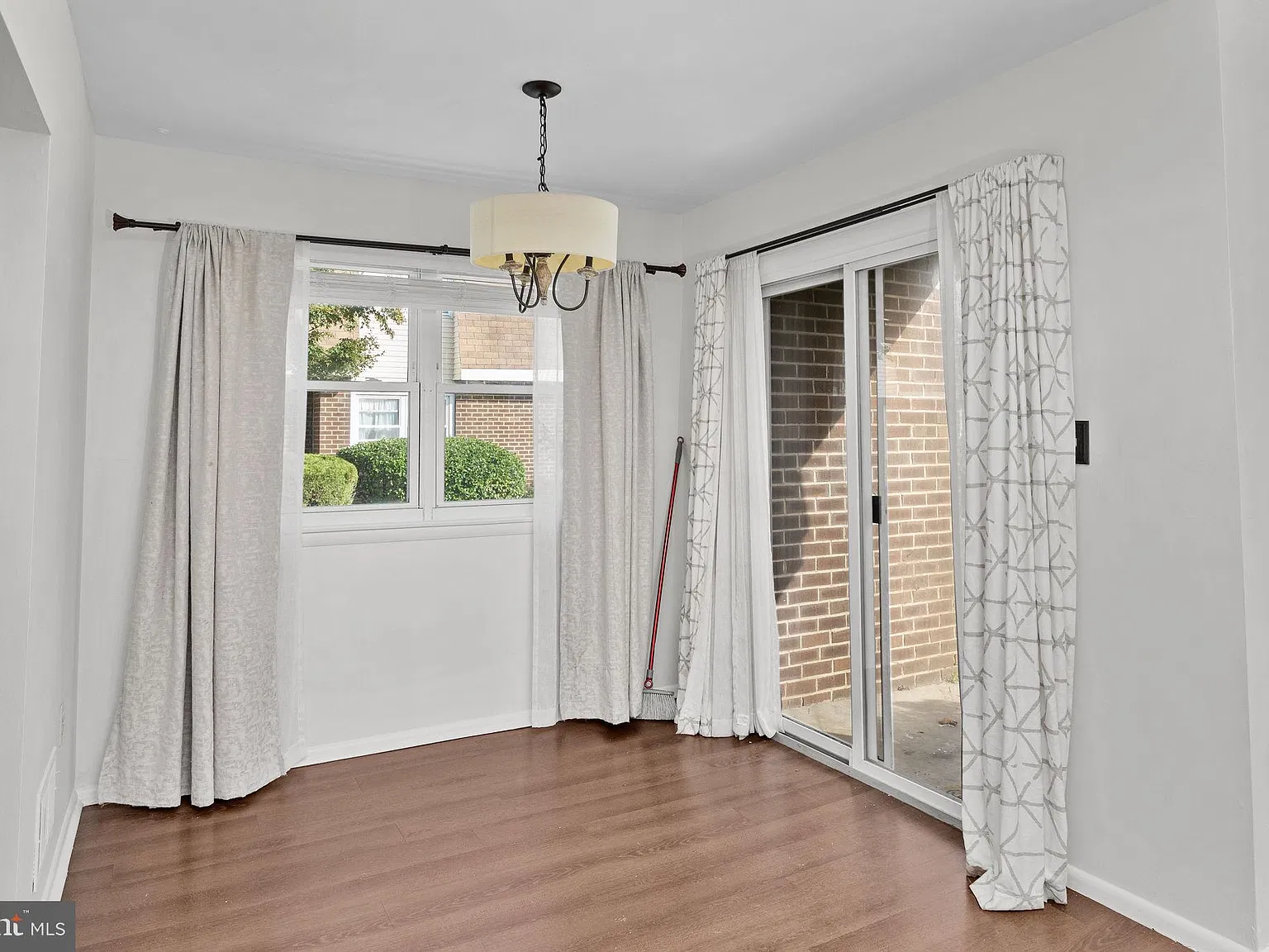 1 bed, 1.0 bath, 774 sqft, $1,600 — Photo 4