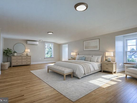 4th image of 2507 Island View Rd