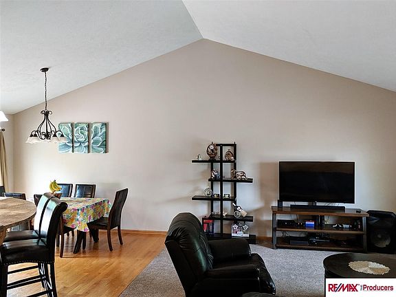 4th image of 611 Tupelo Ln