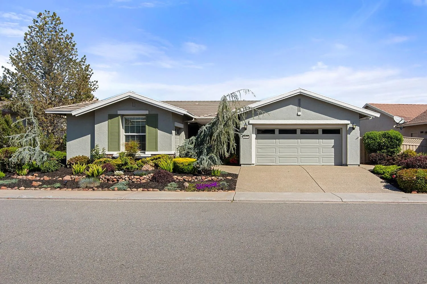 623 Violet Ln photo 1